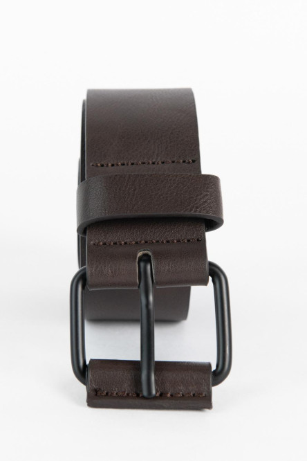 Cinturón para hombre color café medio, con hebilla metalica.