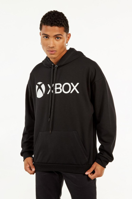 Buzo negro con capota y diseños de Xbox en pecho y espalda