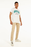 Camiseta crema clara con estampado college verde de Boston y manga corta