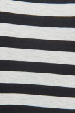 Camiseta polo gris con estampado de rayas negras