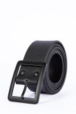 Cinturón sintético liso negro con hebilla metálica cuadrada