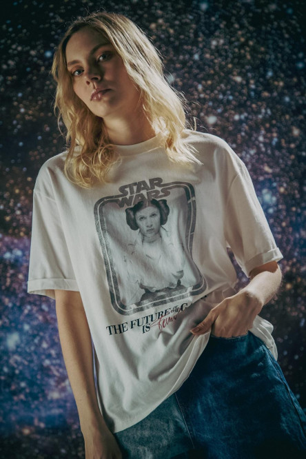 Camiseta oversize crema clara manga corta con diseños de Star Wars