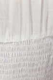 Blusa manga larga blanca con escotes y volantes decorativos