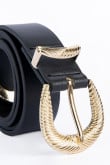 Cinturón negro con trabilla y hebilla metálicas doradas