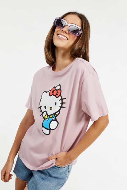 Camiseta lila medio con diseño de Hello Kitty y cuello redondo