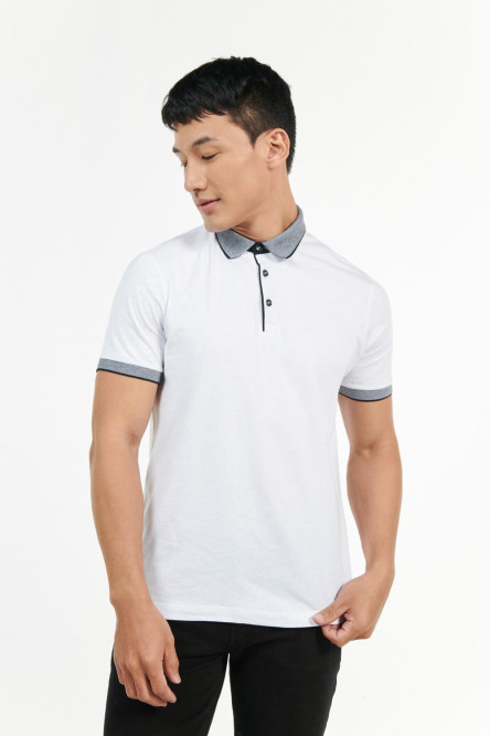 Camiseta Polo estampada con cuello, pechera y puños tejidos.
