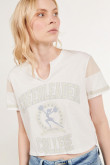Camiseta manga corta unicolor con estampado deportivo y abertura en V