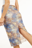 Falda larga azul con efecto tie dye y abertura posterior