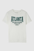 Camiseta cuello redondo crema clara con diseño verde college de Atlanta