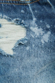 Bermuda en jean slim azul oscura con rotos y cortes decorativos