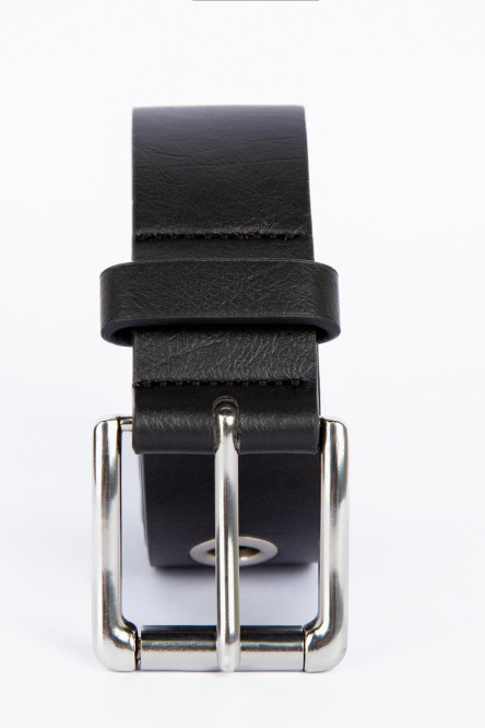 Cinturón ancho para mujer color negro, con ojaletes metalicos decorativos.