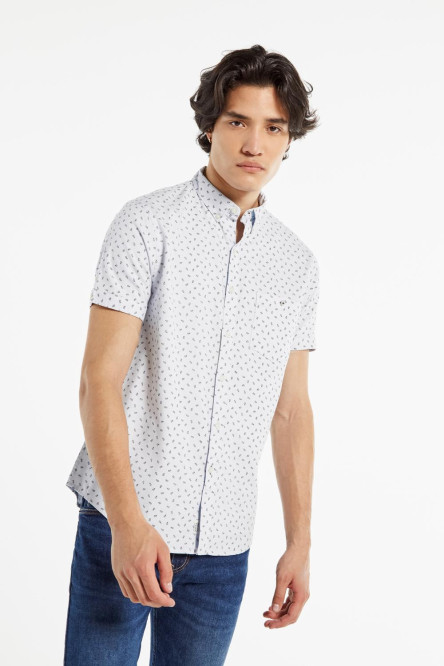 Camisa manga corta unicolor estampada con cuello button down