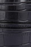Cinturón reversible negro con texturas y hebilla cuadrada metálica