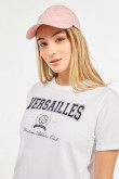 Camiseta crema clara con diseño college de Versailles y cuello redondo