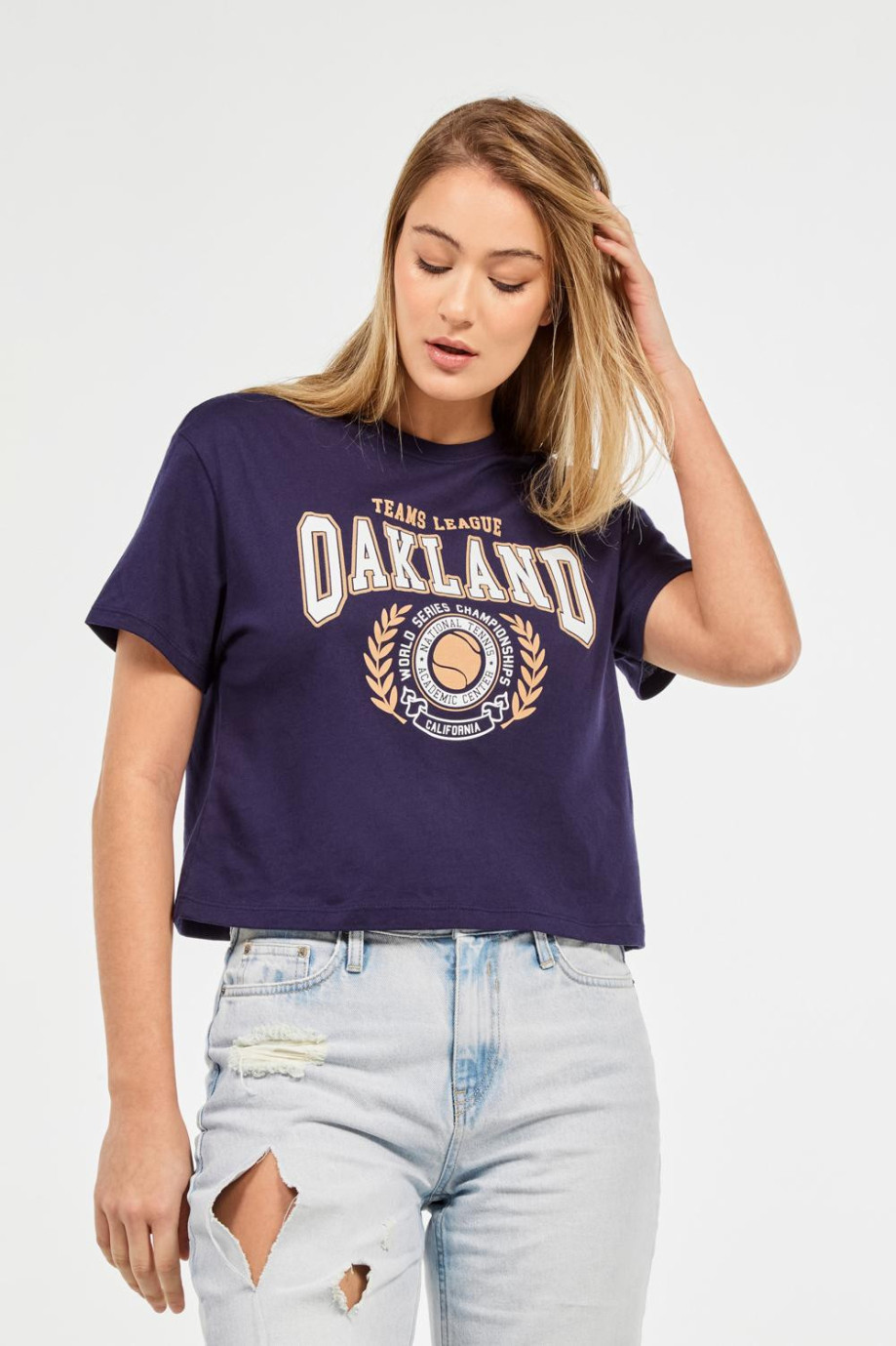 Camiseta azul intensa crop top con estampado college de Oakland