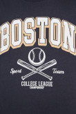 Camiseta azul intensa con diseño college de Boston y manga corta