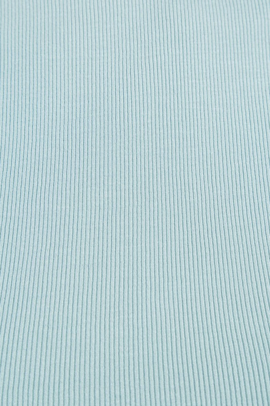 Camiseta manga sisa unicolor crop top con textura de canal