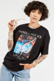 Camiseta oversize unicolor con cuello redondo y diseño artístico