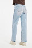 Jean ancho 90´S tiro alto azul claro con bota amplia y 5 bolsillos
