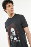 Camiseta negra con cuello redondo y diseño de El Padrino