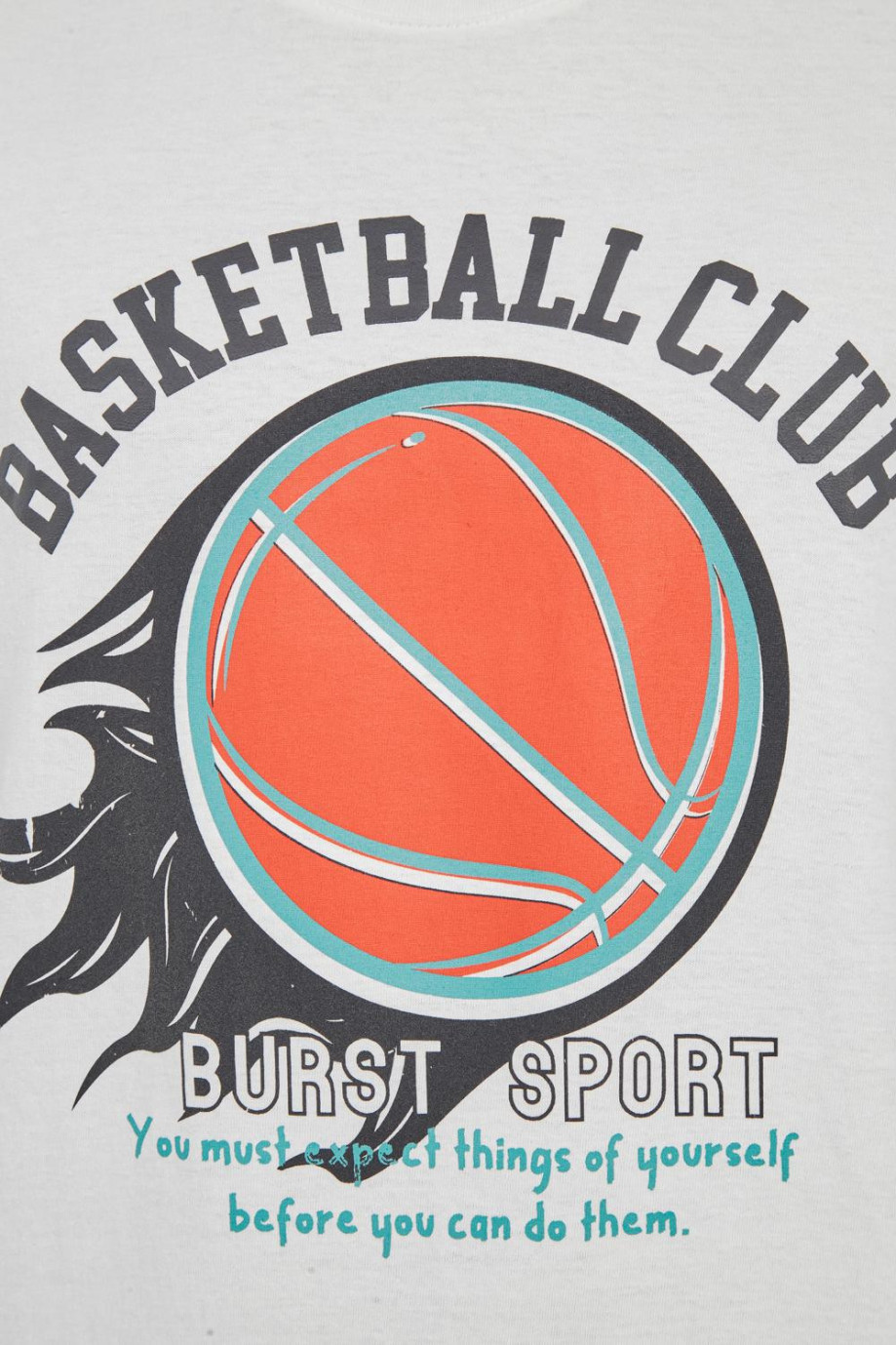 Camiseta crema clara con manga corta y estampado college de baloncesto