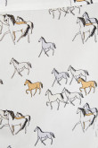 Blusa manga larga crema clara con bolsillo y diseños de caballos