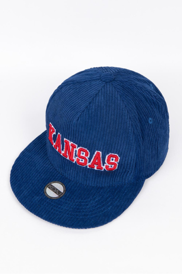 Gorra plana azul intensa con bordado blanco en frente