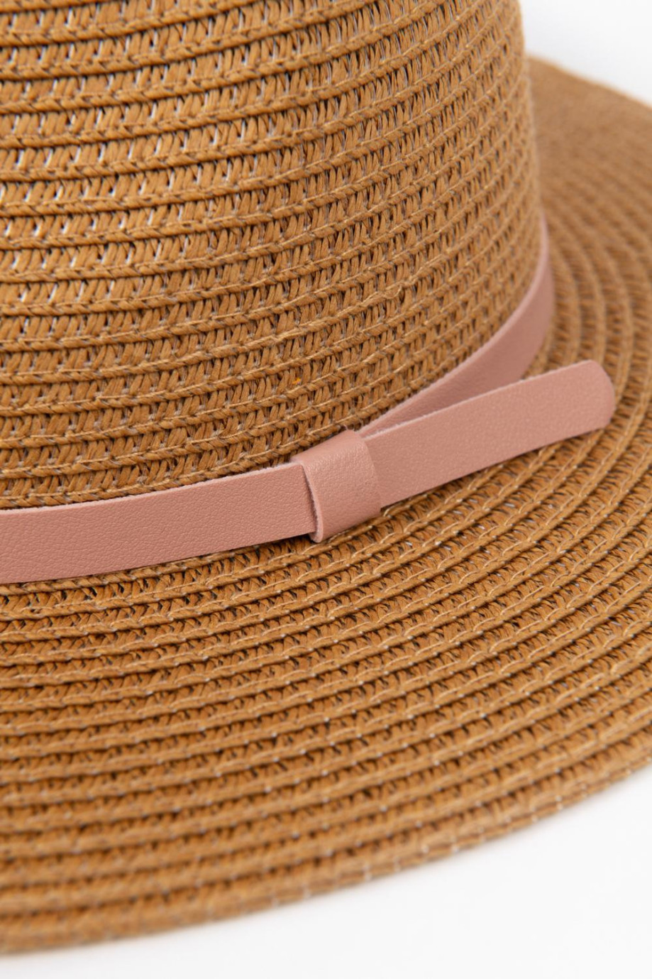 Sombrero de paja kaky oscuro con lazo rosado decorativo
