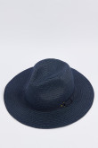 Sombrero azul intenso con ala plana y correa decorativa