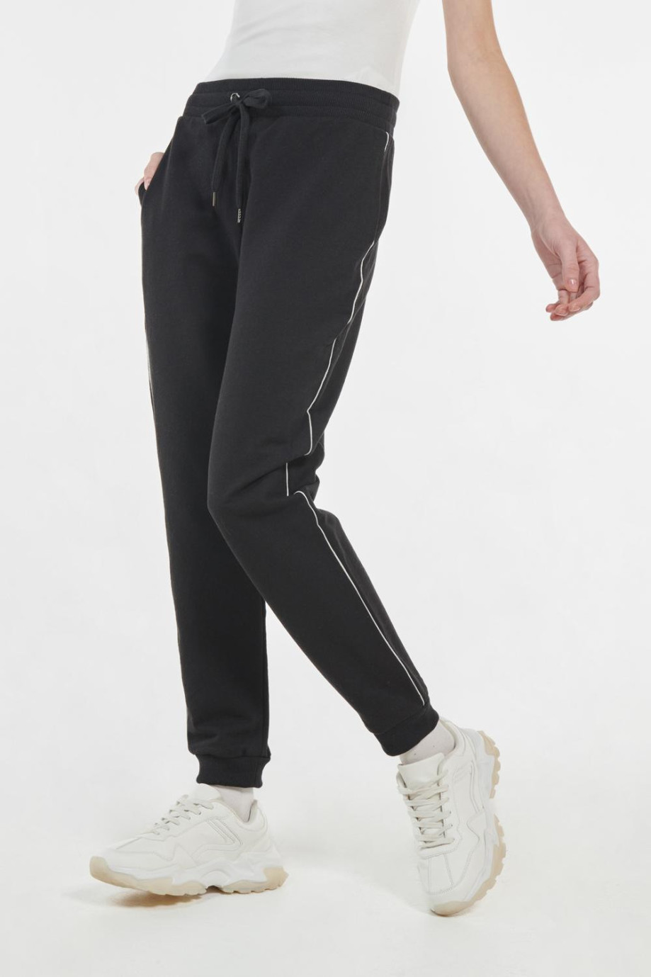 Pantalón jogger unicolor con cordón y líneas laterales