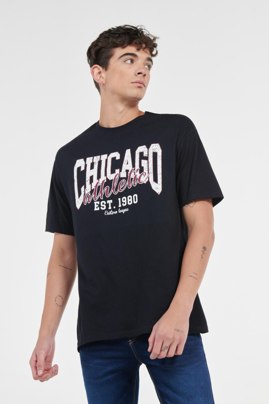 Camiseta cuello redondo azul intensa oversize con diseño college de Chicago