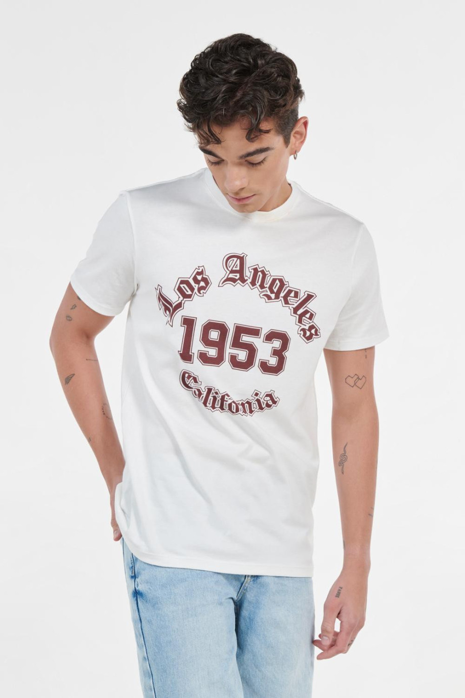 Camiseta manga corta crema con diseño college de Los Ángeles
