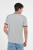 Camiseta manga corta gris clara con contrastes y texto college de New York