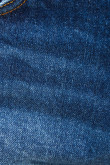 Short azul oscuro en jean con 5 bolsillos y costuras cafés decorativas