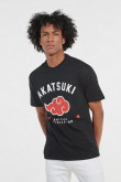 Camiseta negra con manga corta y estampado de Naruto en frente