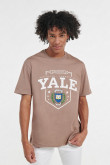 camiseta-manga-corta-kaky-oscuro-con-estampado-de-yale-university
