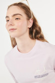 Buzo unicolor con diseño minimalista college y cuello redondo