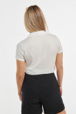 Blusa crema clara con cuello camisero y nudo en frente