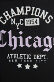 Buzo negro con bolsillo, capota y diseño college de Chicago