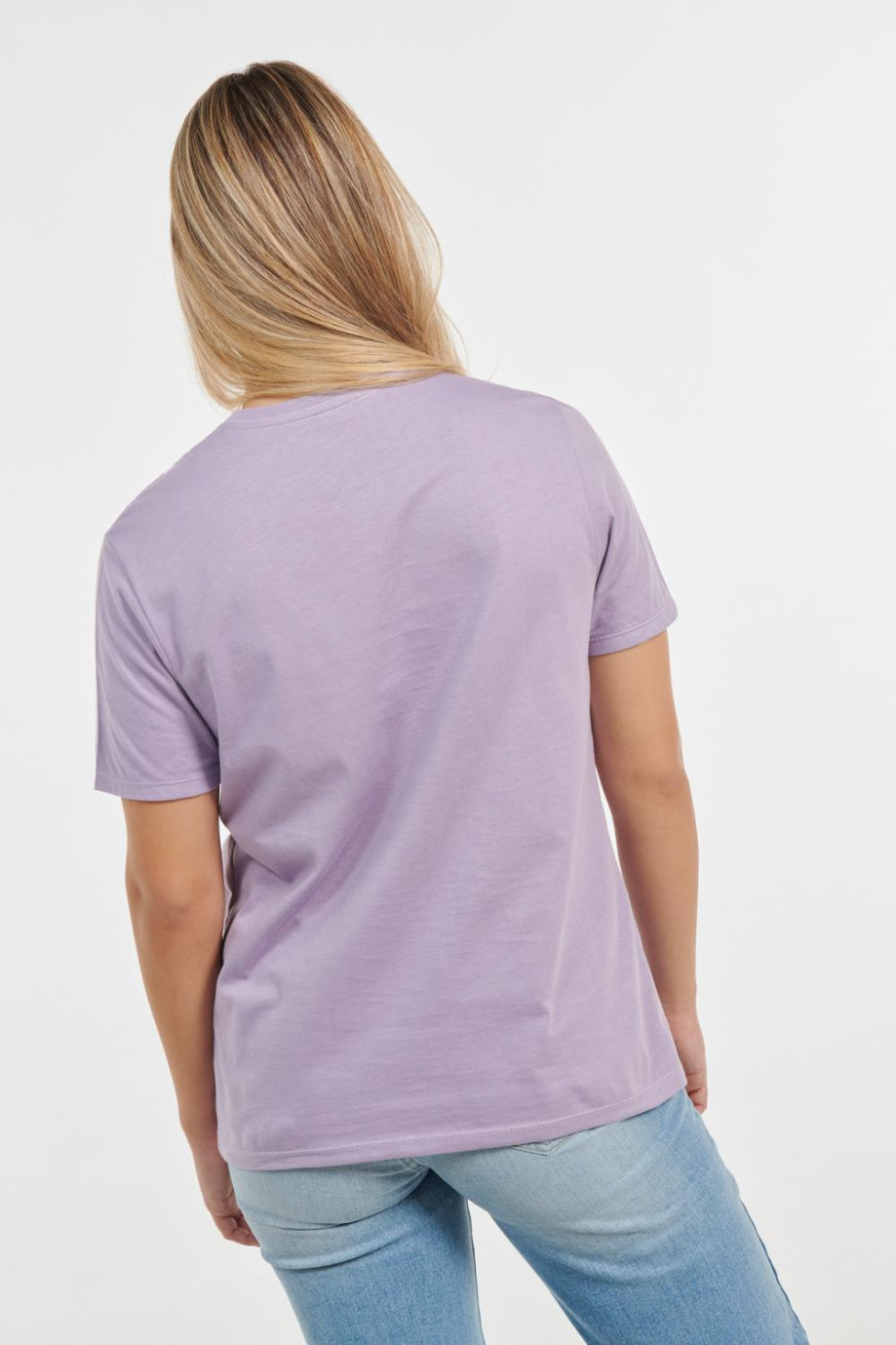 Camiseta cuello redondo lila clara con diseño de Los Picapiedra
