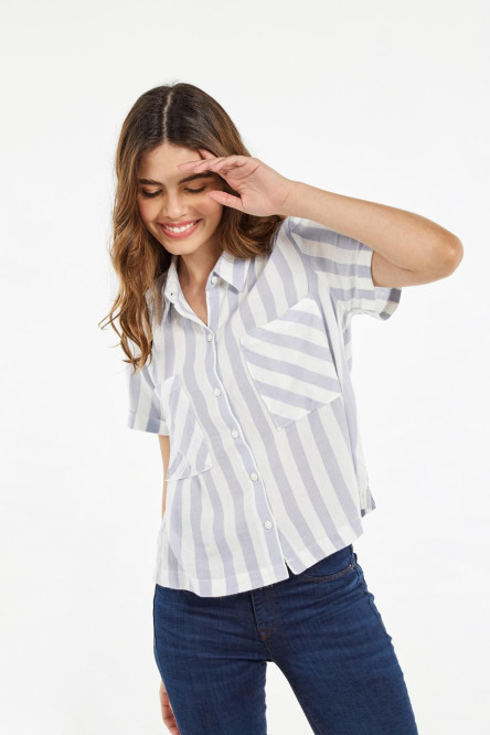 Blusa manga corta unicolor a rayas con cuello camisero