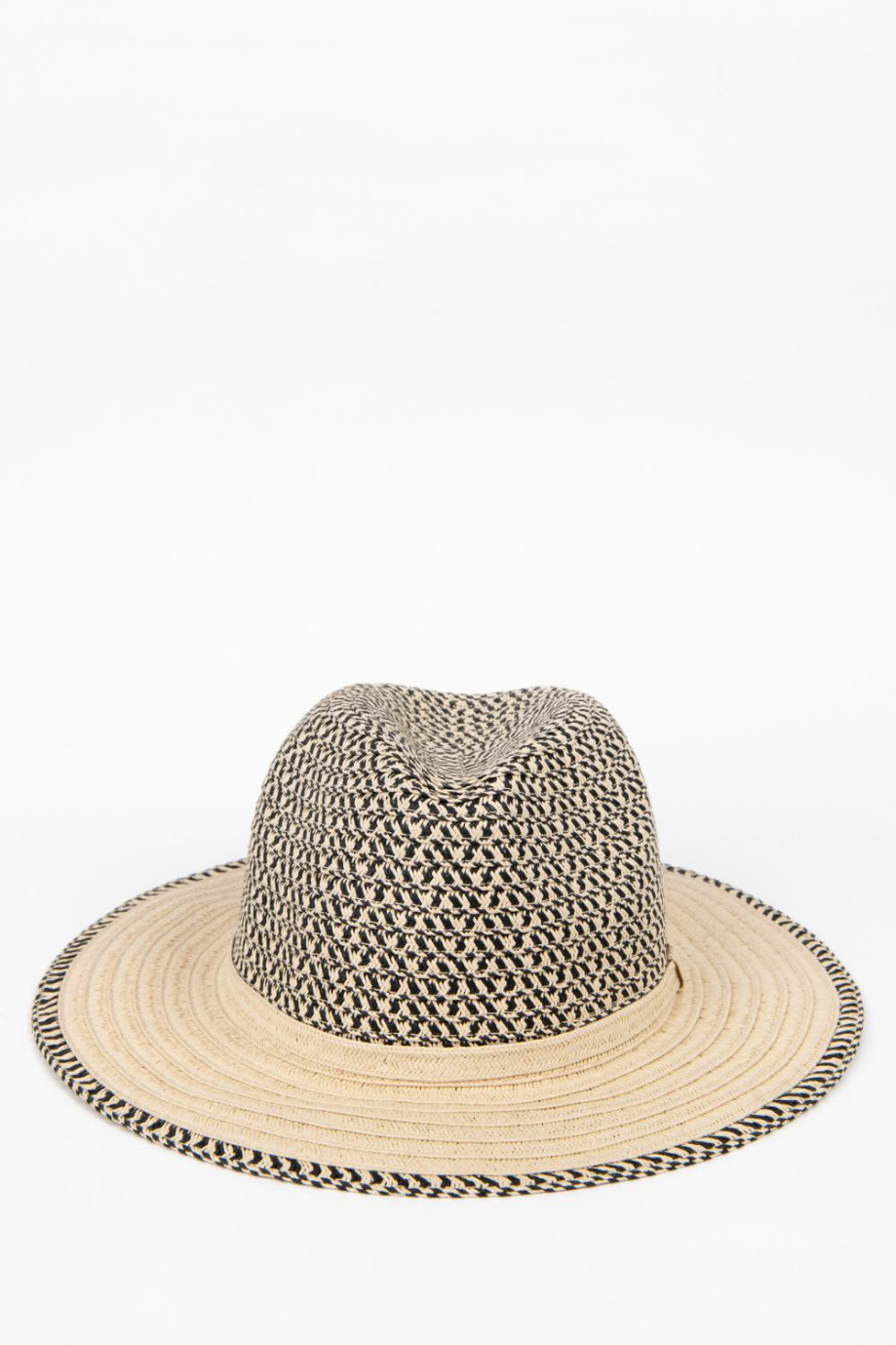 Sombrero kaky claro con ala plana y detalles en contraste