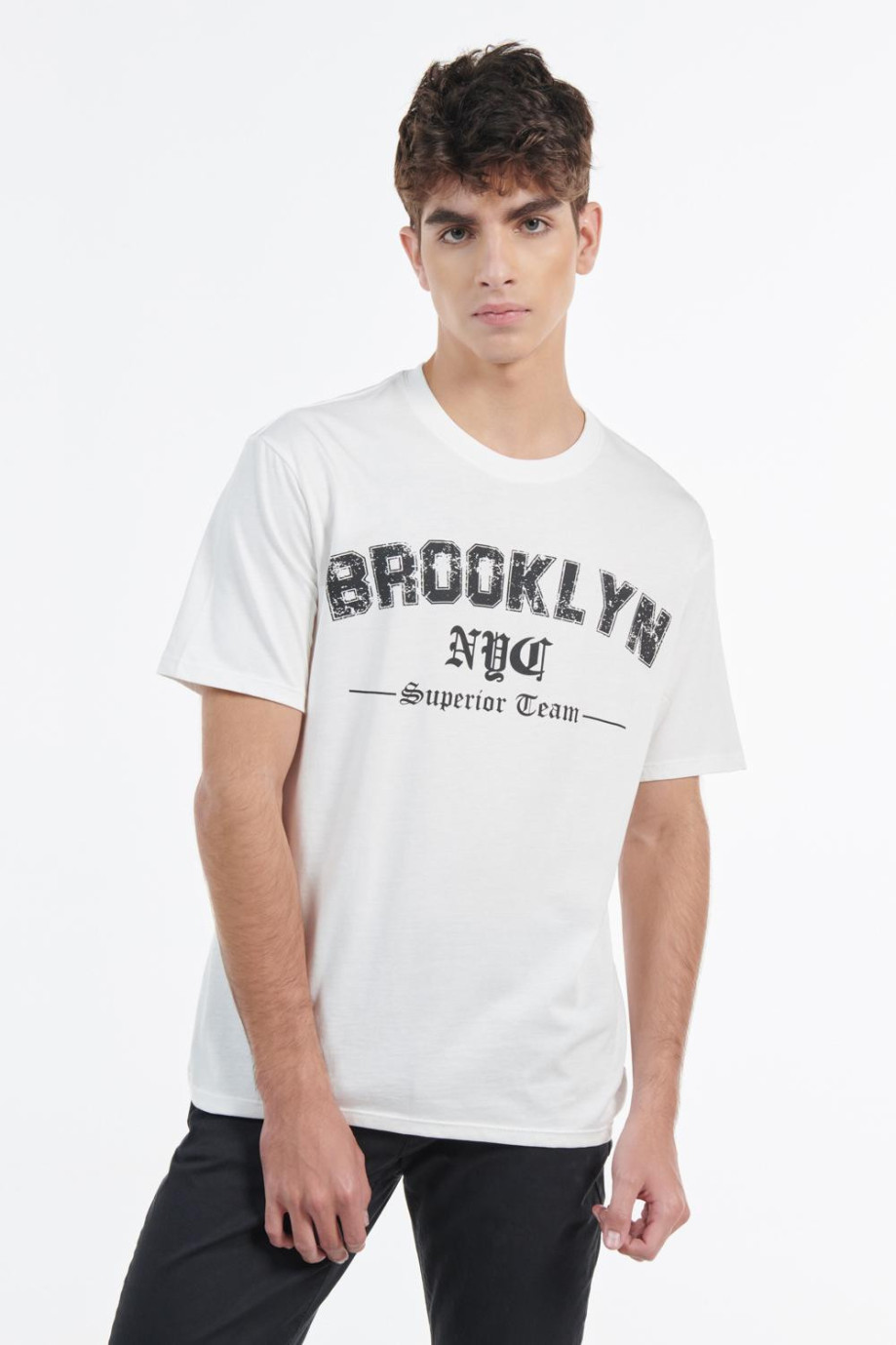 Camiseta manga corta crema con diseño college de Brooklyn