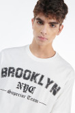 Camiseta manga corta crema con diseño college de Brooklyn
