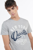 Camiseta manga corta gris con diseño college de New York