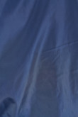 Chaqueta azul oscura liviana rompevientos con capota