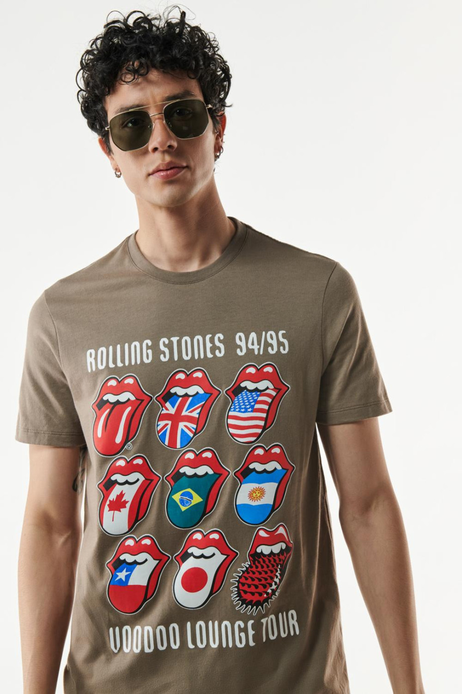 Camiseta kaky oscura con diseño de The Rolling Stones y cuello redondo