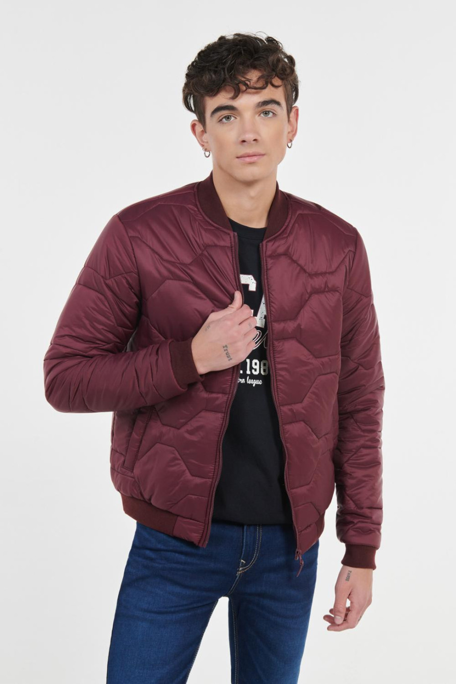 Chaqueta acolchada bomber unicolor con acabados en rib