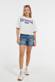 Camiseta crema clara oversize tipo crop top con diseño college de Georgia