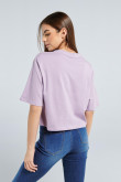 Camiseta lila clara oversize de silueta crop top con diseño college de NY